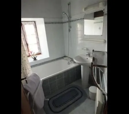 La Grange Et L'etable